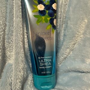 Bath & Body Works Juniper Breeze Ultra Shea Body Cream - Blue and Silver